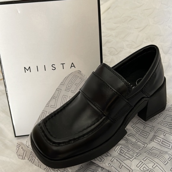 NIB MIISTA MODERN CHUNKY-HEELED BLACK LOAFERS W/TREAD SOLE (39/9) - Picture 2 of 13